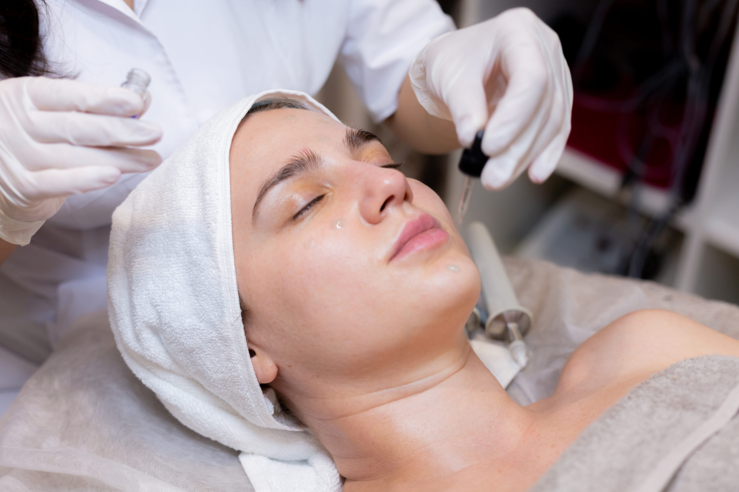 Blogs 3 How Advanced Facial Treatments Improve Skin Confidence